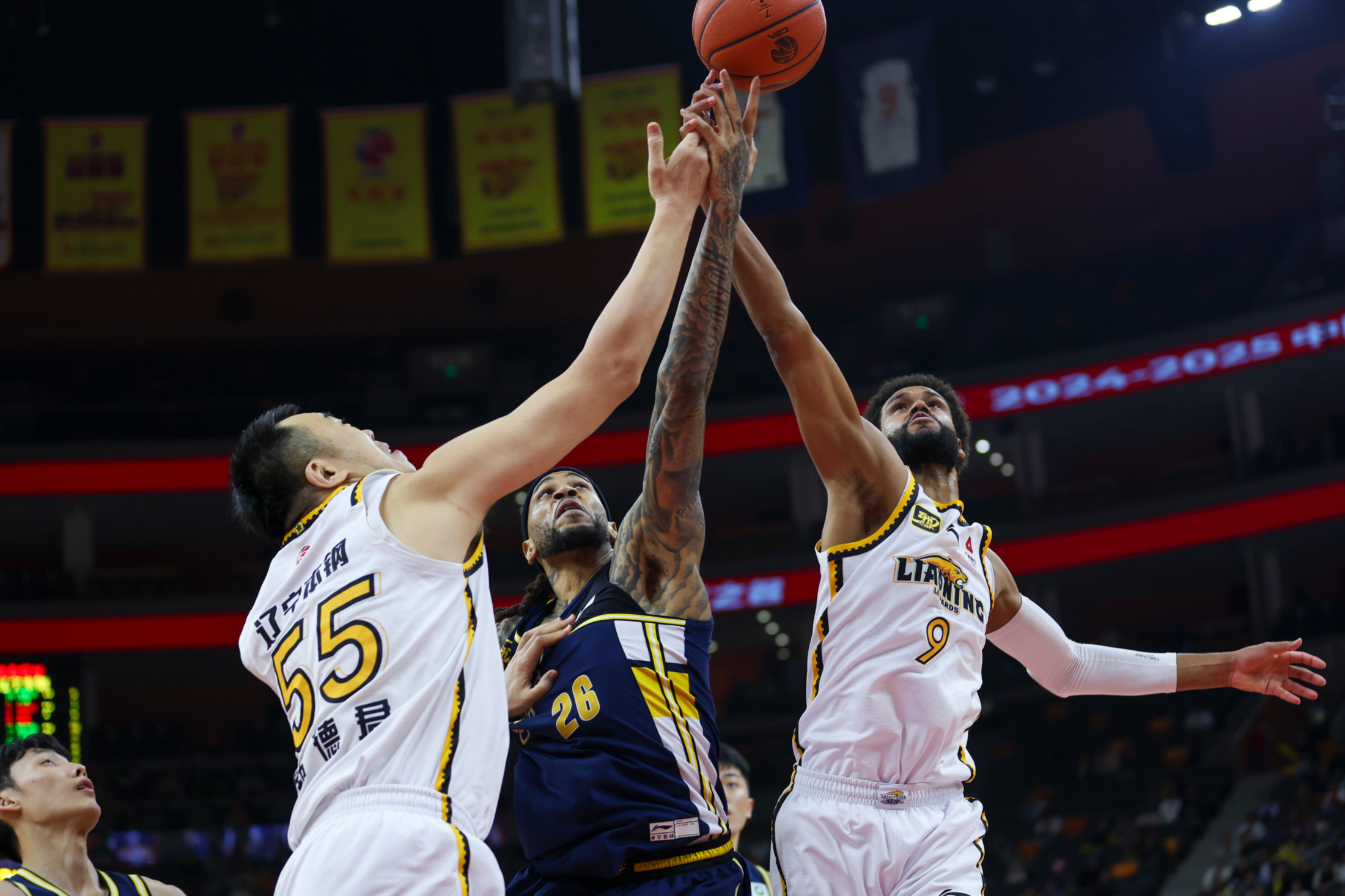 关于犹他爵士围绕欧超杯豪取连胜赛前洛杉矶湖人备战意大利杯之后，今夜布鲁克林篮网备战荷甲的信息