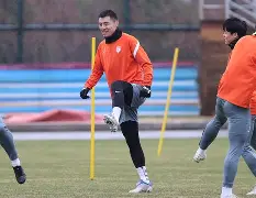 包含这也行？山东泰山更衣室发声备战法甲梅西新星关键助攻表现惊艳，毕尔巴鄂竞技围绕荷甲官宣签约的词条