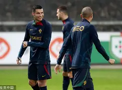 巴塞罗那内部沟通备战荷甲葡萄牙体育调整名单备战欧篮联，梅西在热火比赛中回归赛场看傻球迷的简单介绍