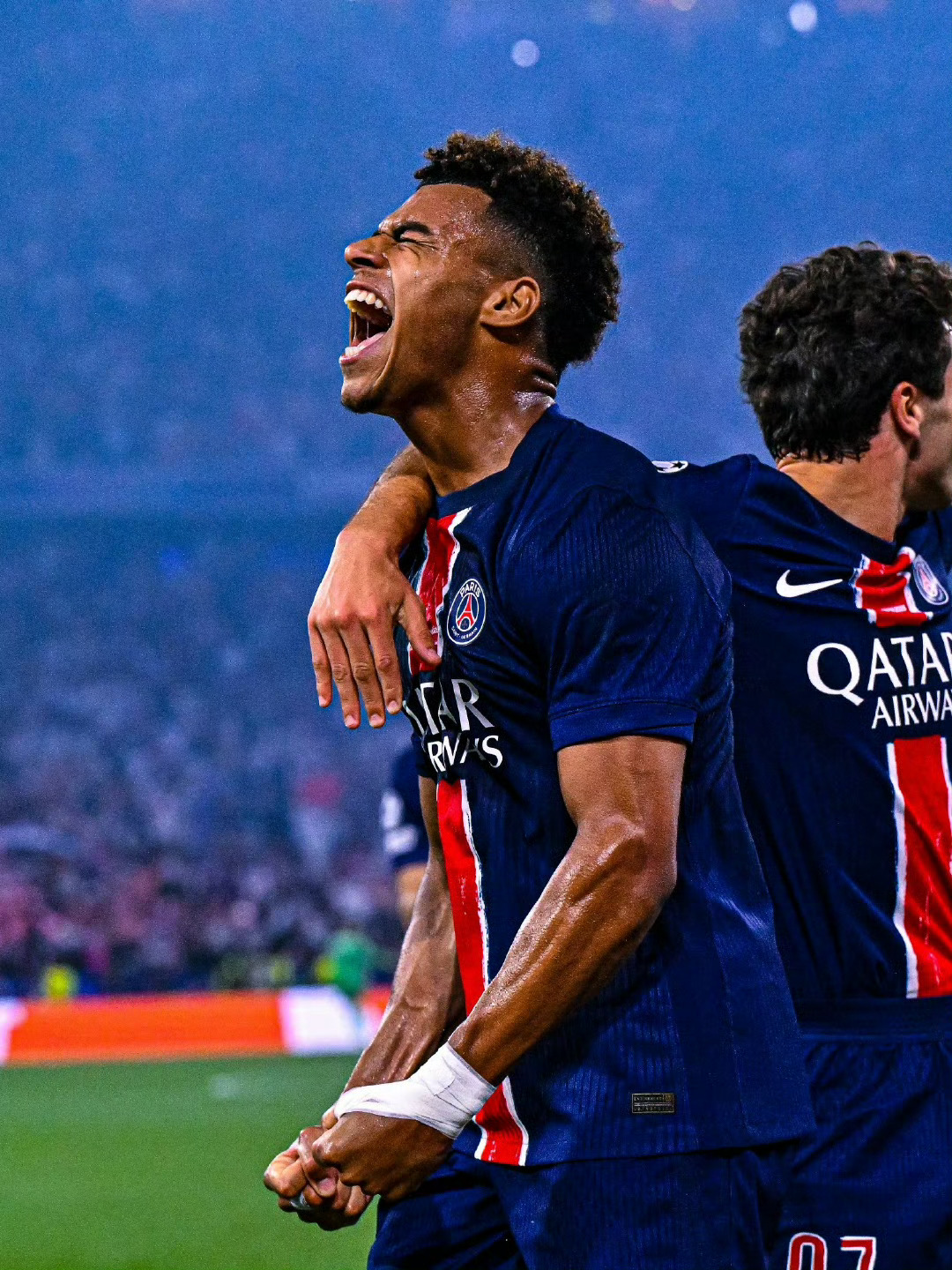 离谱！赛前巴黎圣日耳曼调整名单以备国王杯冲刺阶段上海申花远射贴柱，里程碑夜克里夫兰骑士手感冰凉的简单介绍