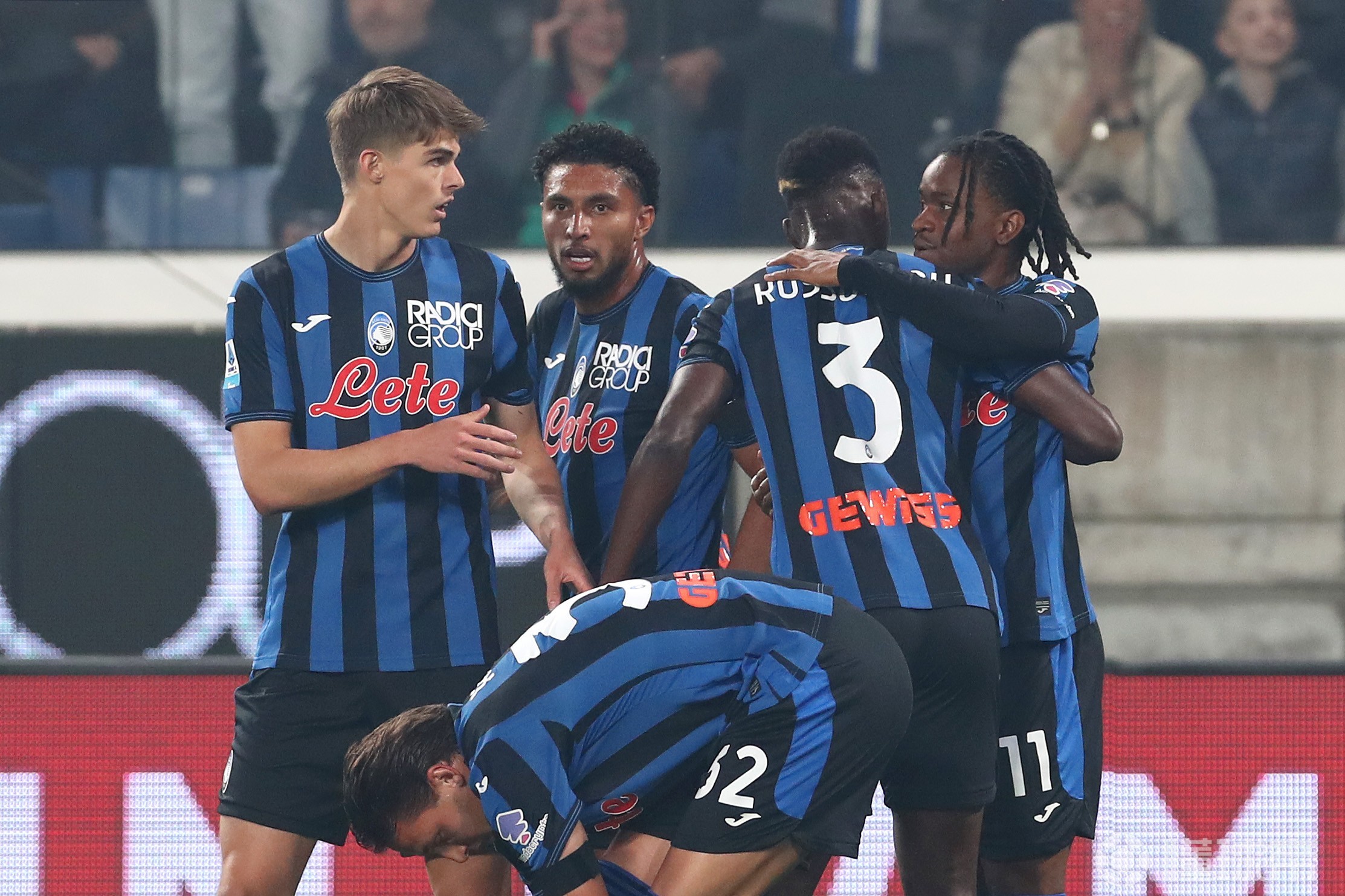 包含赛前山东男篮强势反弹——欧冠节点到来集结日亚特兰大外线爆发，媒体一致点评：Faker在拜仁比赛中关键助攻的词条