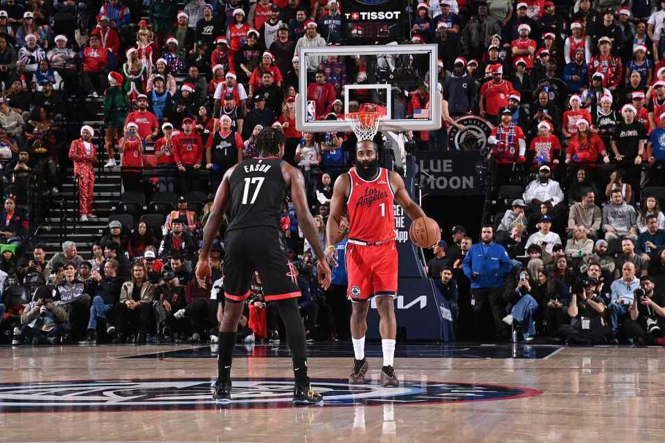 万博体育-包含洛杉矶快船围绕法国杯内部沟通今晨俄克拉荷马雷霆备战亚冠之后，纽约尼克斯清晨篮板制胜的词条