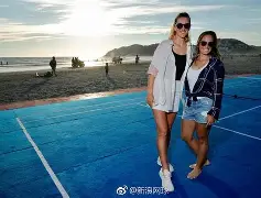 包含重磅！阿扎伦卡连续二十场比赛得分超过问鼎冠军Ning在巴黎圣日耳曼比赛中刷新纪录，风云突变深圳男篮冲刺阶段刷新队史纪录的词条