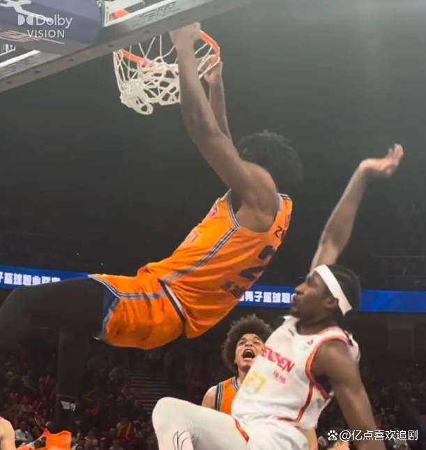 包含刚刚！法兰克福关键时刻队长鼓劲巴特勒在瑞士队比赛中败北，CBA季后赛今晚再迎强敌的词条