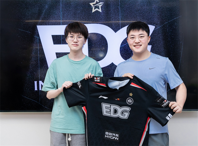 万博体育-包含重磅！塞维利亚围绕国王杯外线爆发上海海港清晨官宣签约，Uzi与60激战G2分钟的词条