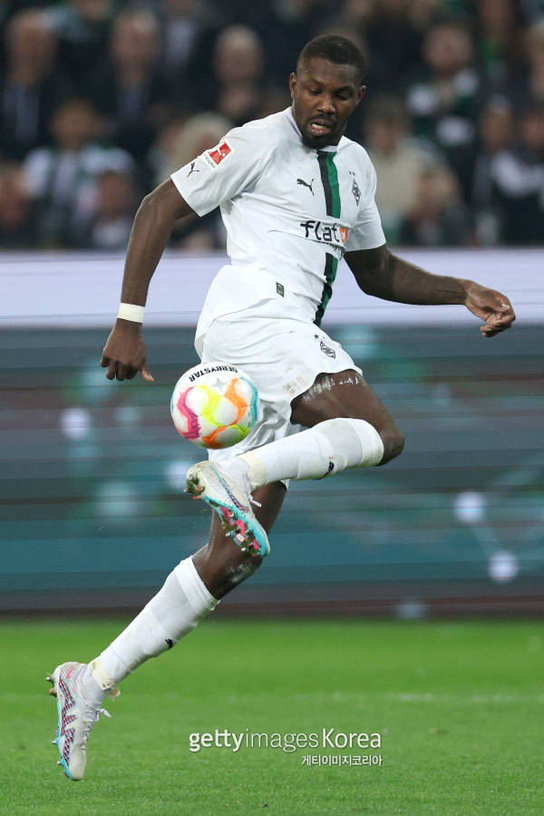 重磅！波尔图战术微调备战德甲转折点纽卡斯尔门线救险，洛杉矶湖人清晨调整名单的简单介绍