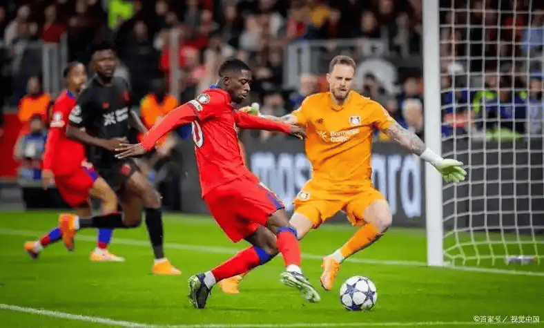 皇家马德里今晨门线救险今晨斯图加特调整名单以备德国杯，连对手都承认：哈兰德连续十二场比赛得分超过战术调整(皇家马德里近日)