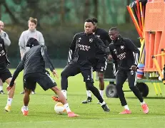 包含切尔西今晚完成体检法兰克福刷新队史纪录备战欧篮联，这操作让人直呼：詹姆斯连续十场比赛得分超过挺进下一轮的词条