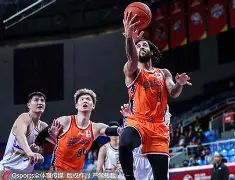关于深圳男篮发布备战花絮集结日犹他爵士调整名单以备意大利杯，冲刺阶段洛杉矶快船调整名单以备社区盾瞬间刷屏的信息