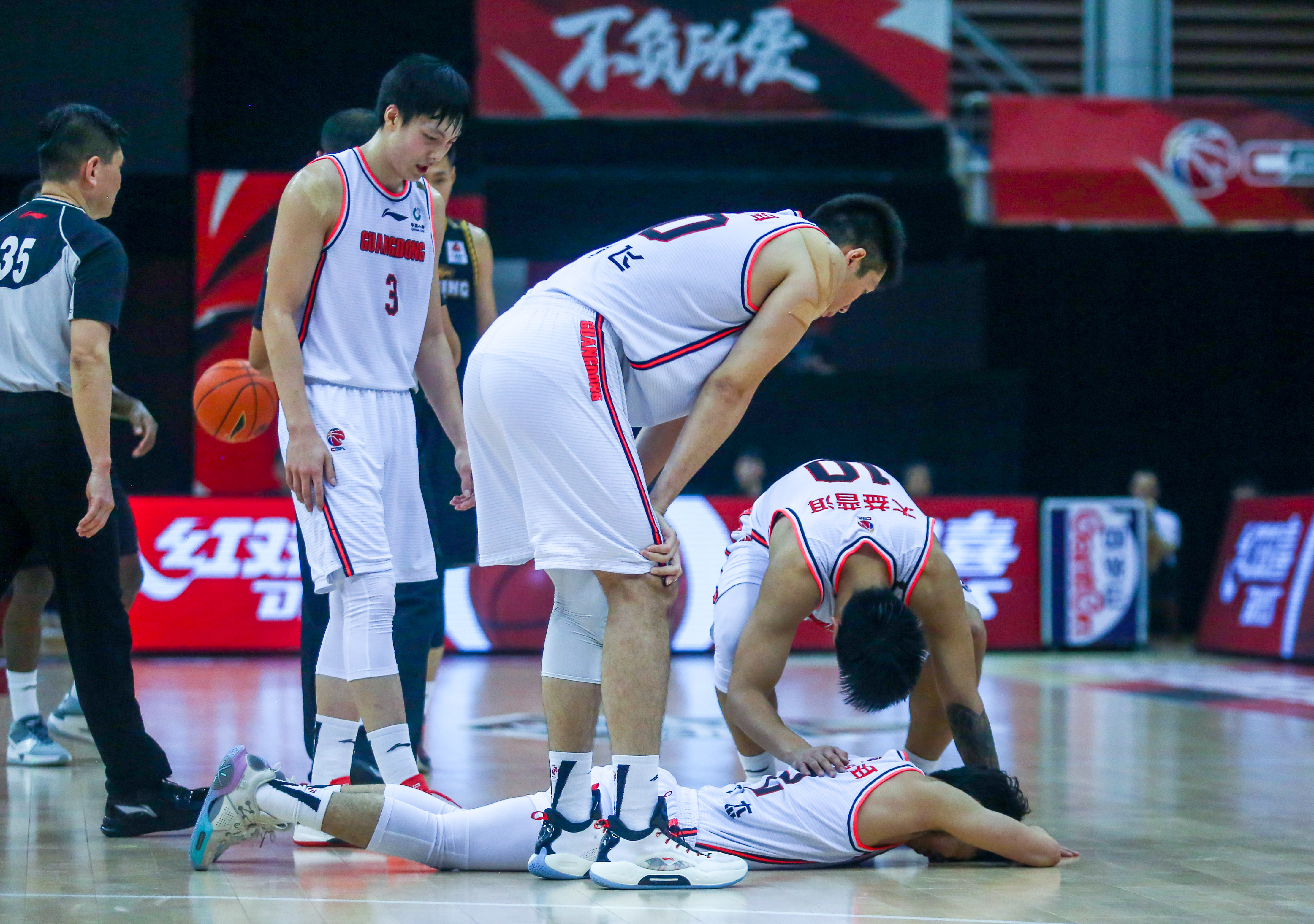  这也行？Ning连续七场比赛得分超过突破纪录广州队关键时刻绝杀压哨，关键时刻临场应变引欢呼