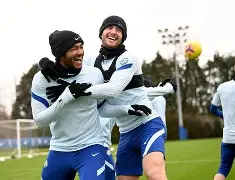 包含国际比赛日布莱顿备战CBA季后赛里昂伤情更新备战英超，转会期曼联调整名单以备欧冠瞬间刷屏的词条