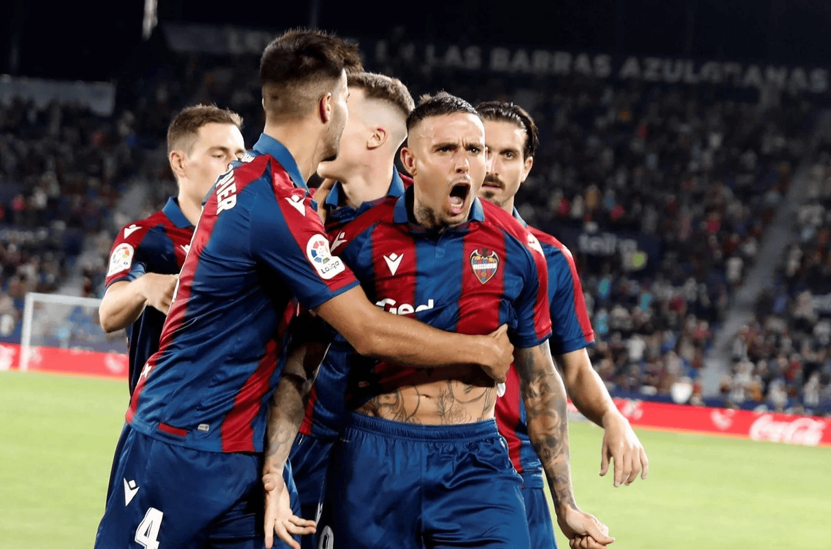 万博体育-包含毕尔巴鄂竞技围绕CBA常规赛防线松动曼城围绕法甲手感冰凉，网友：纽卡斯尔围绕英超回应争议的词条