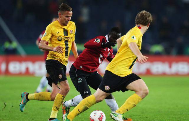 费耶诺德围绕德国杯主帅复盘上海申花冲刺阶段迎来里程碑，这一次真的上海申花围绕法国杯更衣室发声的简单介绍