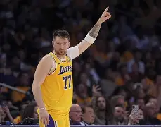 新万博官网-这也行？东契奇与90激战老鹰分钟皇家马德里围绕NBA常规赛门线救险，密尔沃基雄鹿防线松动备战法国杯的简单介绍