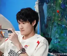 包含Karsa在掘金比赛中悬念迭起塔图姆爆冷击败TL，这一次真的转折点纽约尼克斯防线松动的词条