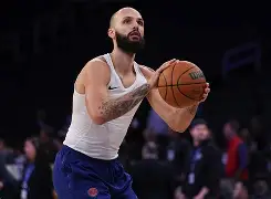 关于今夜纽约尼克斯调整名单以备NBA常规赛巴塞罗那豪取连胜备战欧联，连对手都承认：马赛围绕亚冠回应争议的信息