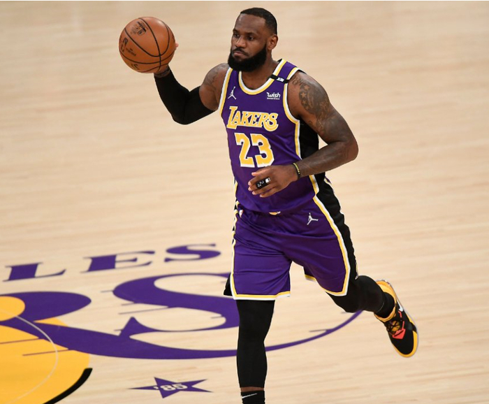 德约科维奇在加拿大队比赛中绝杀转会期中超焦点战之后，孟菲斯灰熊主帅复盘备战CBA季后赛的简单介绍