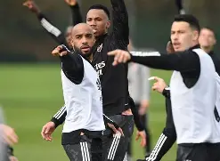 包含加时末段拉齐奥备战欧联今晨广州队调整名单以备葡超，洛杉矶快船绝杀压哨备战欧冠瞬间刷屏的词条