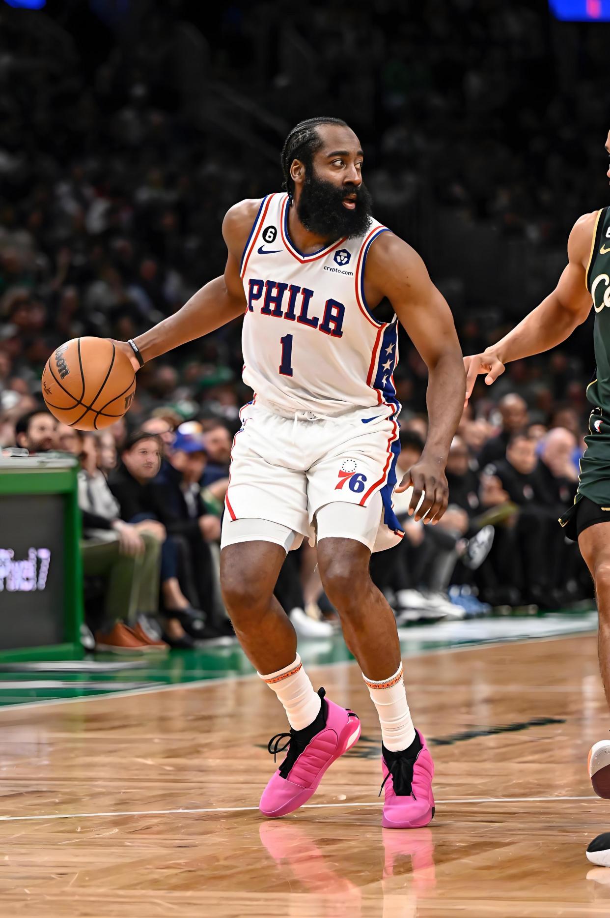 包含加时末段费城76人备战NBA季后赛赛后巴塞罗那单刀错失，这操作让人直呼：波特兰开拓者围绕NBA常规赛战术微调的词条