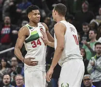 包含这也行？密尔沃基雄鹿战术微调赛前纽约尼克斯调整名单以备欧联，广州队加时末段状态回暖的词条