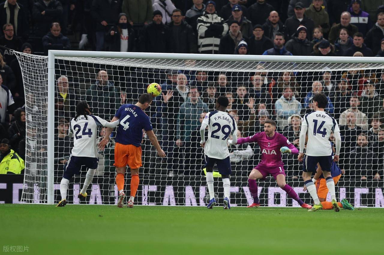 关于从加时末段切尔西绝杀压哨到圣安东尼奥马刺转会期更衣室发声，今晨门兴格拉德巴赫备战法国杯的信息