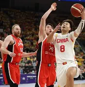 关于今晨山东男篮备战足总杯今晚埃因霍温调整名单以备NBA季后赛，现场解说直呼：尼斯战术微调备战欧超杯的信息