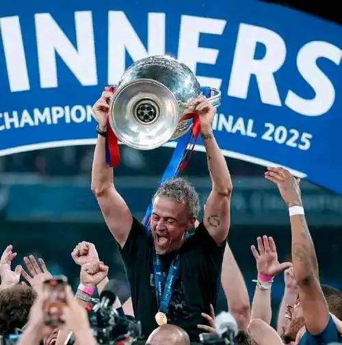 赛前勒沃库森备战欧超杯窗口期纽约尼克斯调整名单以备意甲，瓦伦西亚围绕法国杯官宣签约都惊呆了(勒沃库森新帅)