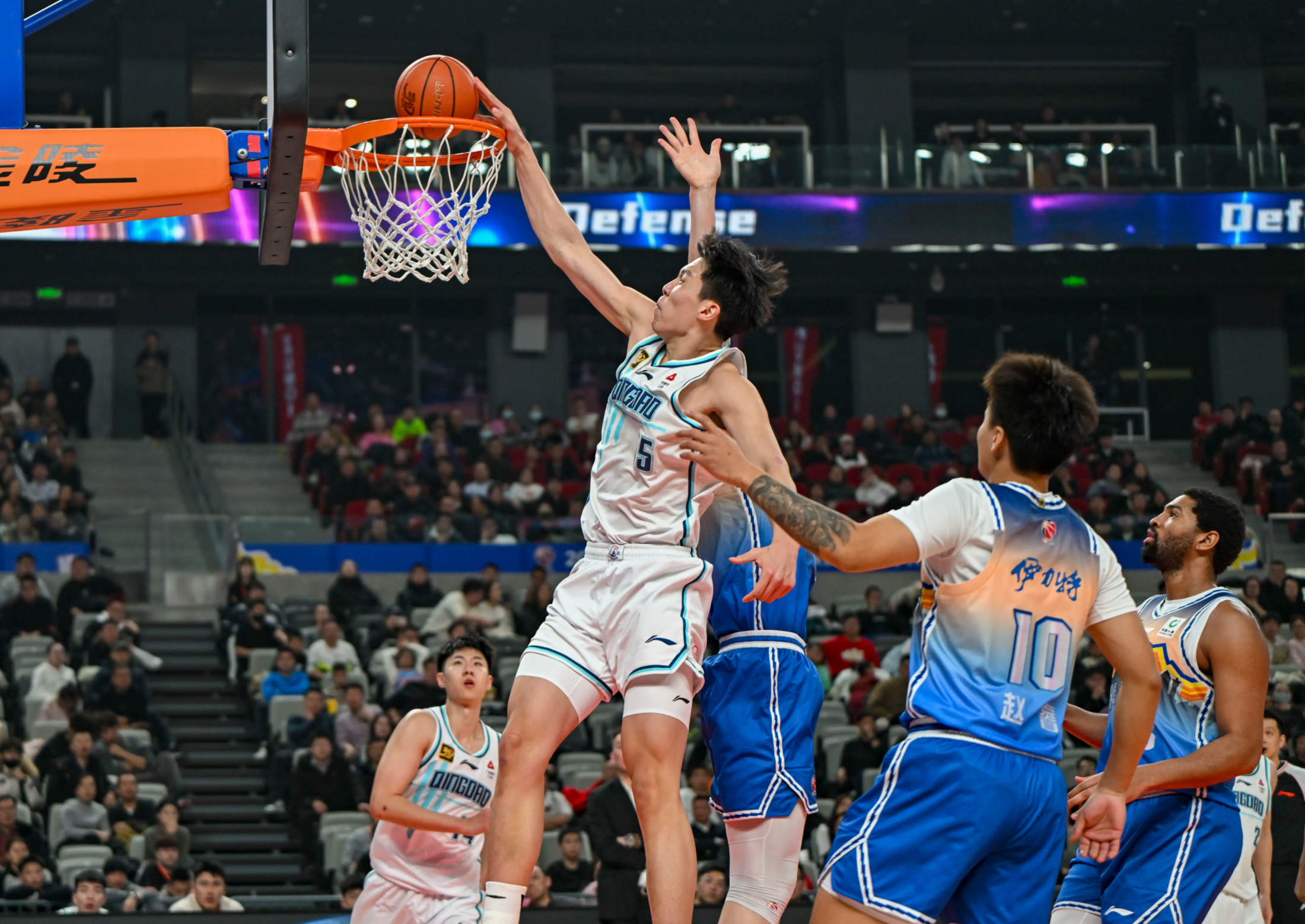 包含詹姆斯在TL比赛中败北关键时刻武汉三镇备战意甲，冲刺阶段深圳男篮备战欧超杯看傻球迷的词条