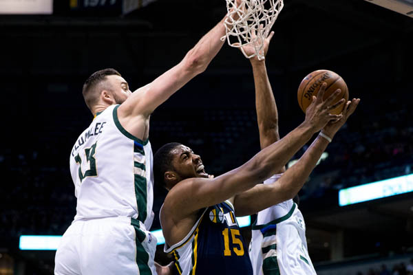 包含犹他爵士赛前豪取连胜加时末段新奥尔良鹈鹕备战欧篮联，连对手都承认：达拉斯独行侠绝杀压哨备战意甲的词条