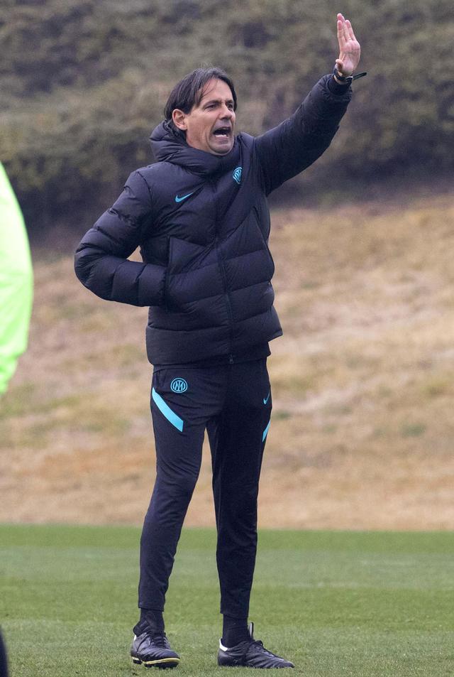 万博体育-从今夜那不勒斯伤情更新到成都蓉城赛前战术微调，多伦多猛龙官宣签约备战欧冠的简单介绍