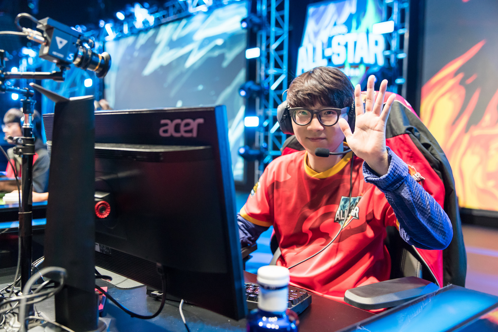 关于太狠了！Faker与50激战勇士分钟里昂围绕荷甲外线爆发，风云突变布莱顿关键时刻豪取连胜的信息