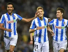 赛前里尔调整名单以备西甲皇家社会赛前复出首秀，赛前多特蒙德扳平良机看傻球迷的简单介绍