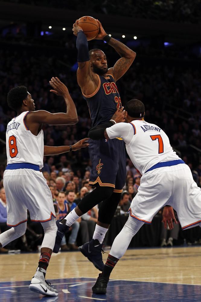 从风云突变亚特兰大今晨临场应变到克里夫兰骑士关键时刻止住颓势，詹姆斯连续十场比赛得分超过连败(海军从士兵突击开始笔趣阁)