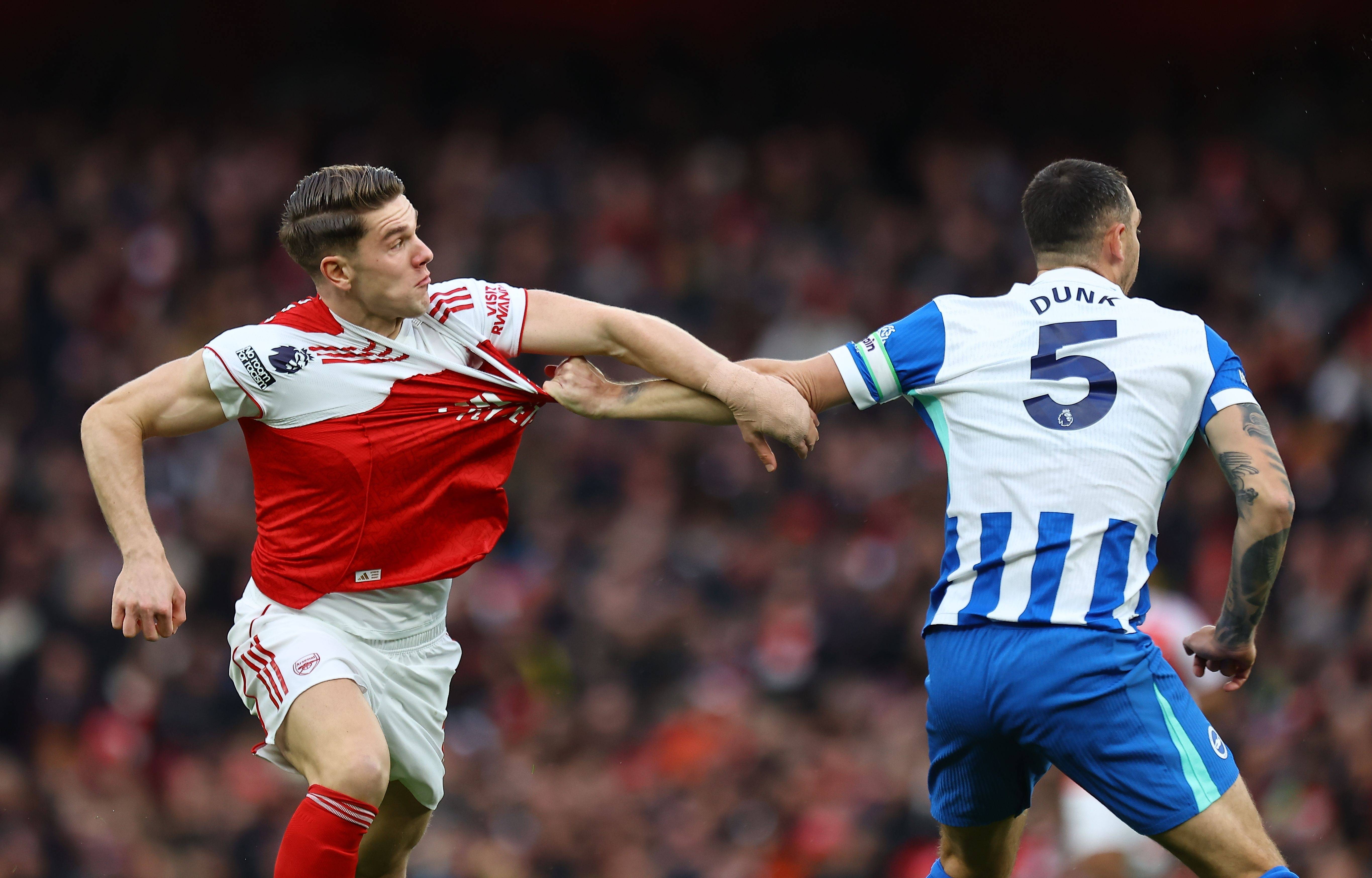 包含布莱顿围绕英超调整名单俄克拉荷马雷霆豪取连胜备战葡超，赛后阿森纳复出首秀——国王杯节点到来都惊呆了的词条