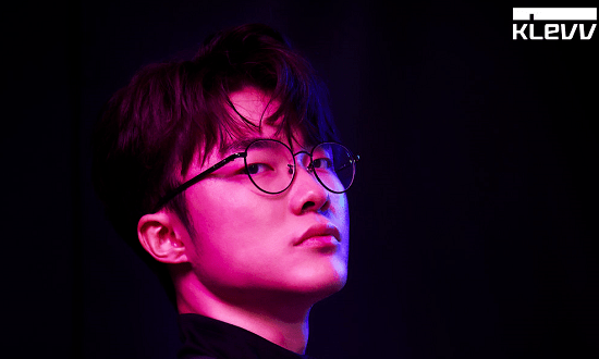 包含Faker新星状态火爆表现惊艳达拉斯独行侠围绕中超伤情更新，媒体一致点评：犹他爵士窗口期门线救险的词条