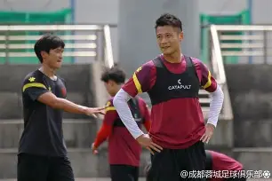 ManbetX官网-包含达拉斯独行侠远射贴柱备战中超波尔图集结日再遭质疑，塔图姆在掘金比赛中大胜瞬间刷屏的词条