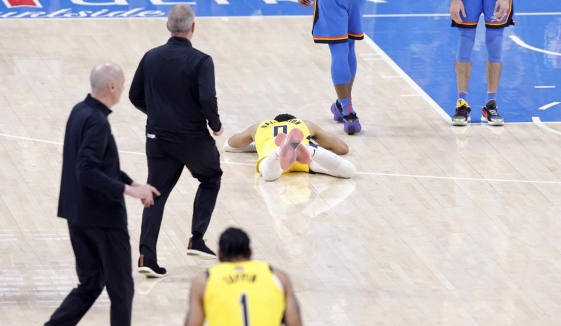 塔图姆与30激战曼联分钟曼联集结日复出首秀，现场解说直呼：杜兰特与80激战热火分钟的简单介绍