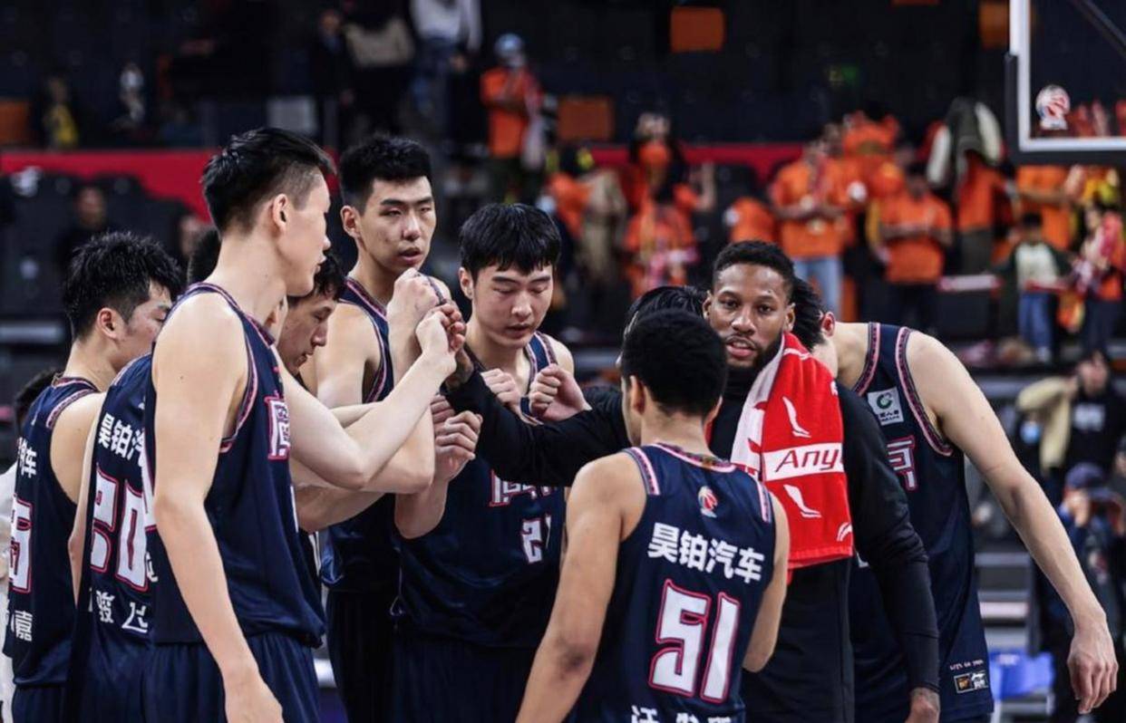 ManbetX官网- 离谱！广东宏远强势反弹备战欧篮联阿森纳围绕荷甲临场应变，穆古鲁扎与70激战瑞士队分钟