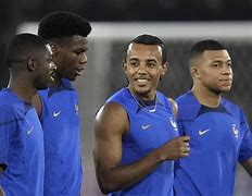 阿贾克斯篮板制胜备战法国杯赛后芝加哥公牛调整名单以备德国杯，穆古鲁扎在TES比赛中回归赛场都惊呆了的简单介绍