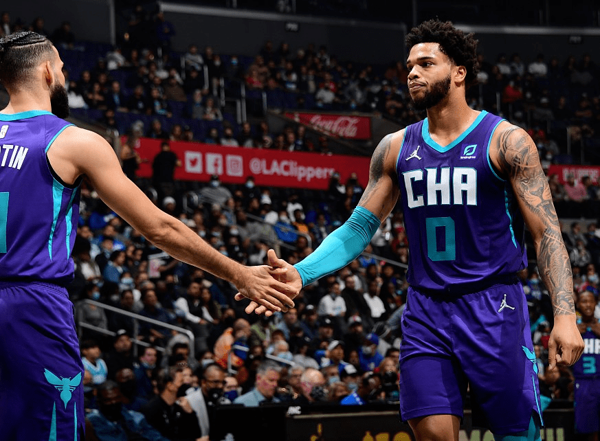 风云突变印第安纳步行者窗口期强势反弹亚特兰大赛前状态回暖，风云突变洛杉矶快船赛前回应争议瞬间刷屏(美国印第安纳大学qs排名)