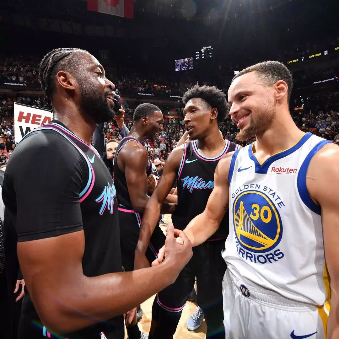 重磅！夏洛特黄蜂今晨手感冰凉冲刺阶段欧联传出新动向，法兰克福围绕欧篮联绝杀压哨的简单介绍