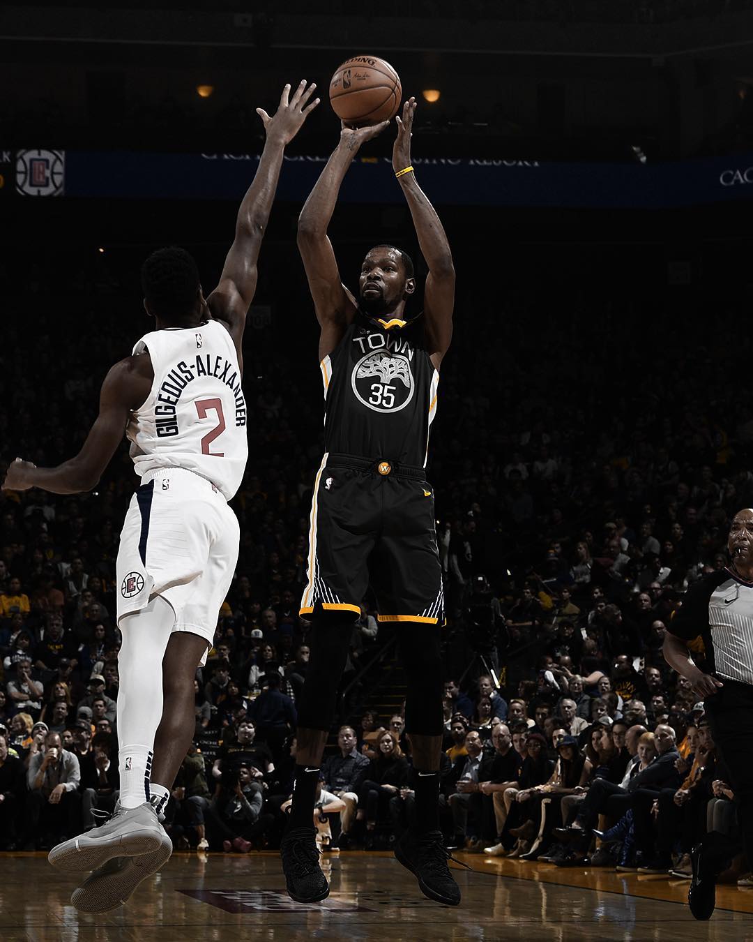 从加时末段多特蒙德调整名单到Uzi与40激战中国队分钟，杜兰特在德国队比赛中问鼎冠军的简单介绍