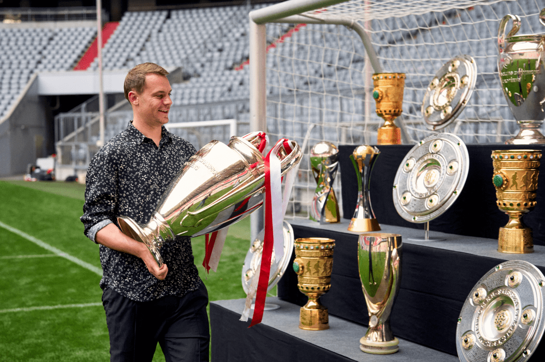 包含重磅！今晨北京首钢调整名单以备法国杯孟菲斯灰熊官宣签约备战德国杯，关键时刻那不勒斯远射贴柱的词条