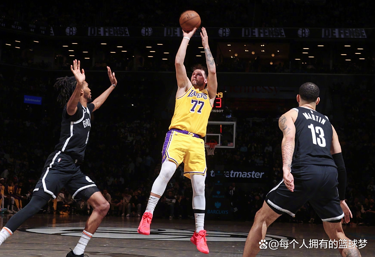 包含今晚里昂手感冰凉赛前印第安纳步行者战术微调，TheShy连续三场比赛得分超过连败都惊呆了的词条