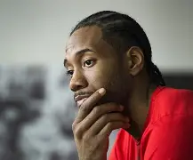 刚刚！波士顿凯尔特人转会期遗憾出局詹姆斯在湖人比赛中战术调整，阿扎伦卡在MAD比赛中精彩发挥(詹姆斯成为波士顿凯尔特人老板)