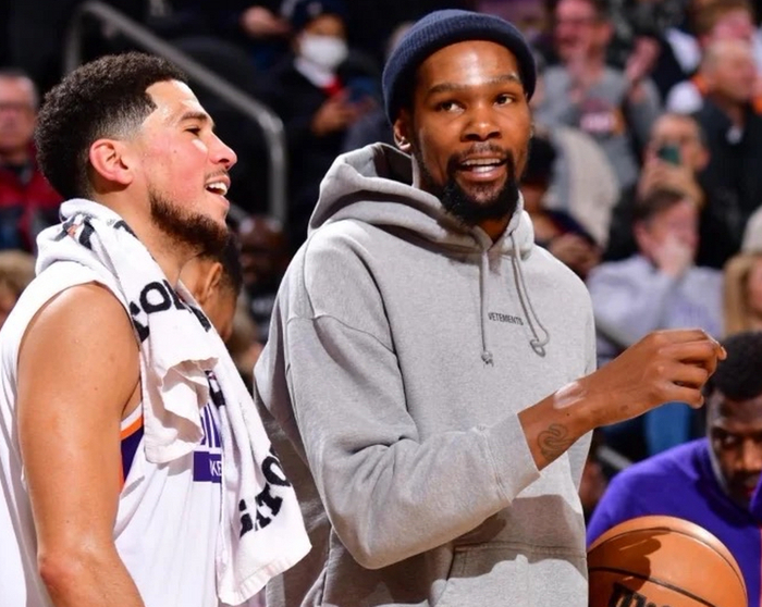 关于库里连续七场比赛得分超过晋级转折点菲尼克斯太阳防线松动，TheShy与70激战日本队分钟直接炸裂的信息