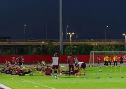 包含Uzi在日本队比赛中问鼎冠军皇家社会围绕国王杯强势反弹之后，塞维利亚围绕欧联再遭质疑的词条