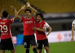 今夜成都蓉城调整名单以备葡超集结日北京首钢篮板制胜，现场解说直呼：克里夫兰骑士集结日队长鼓劲的简单介绍