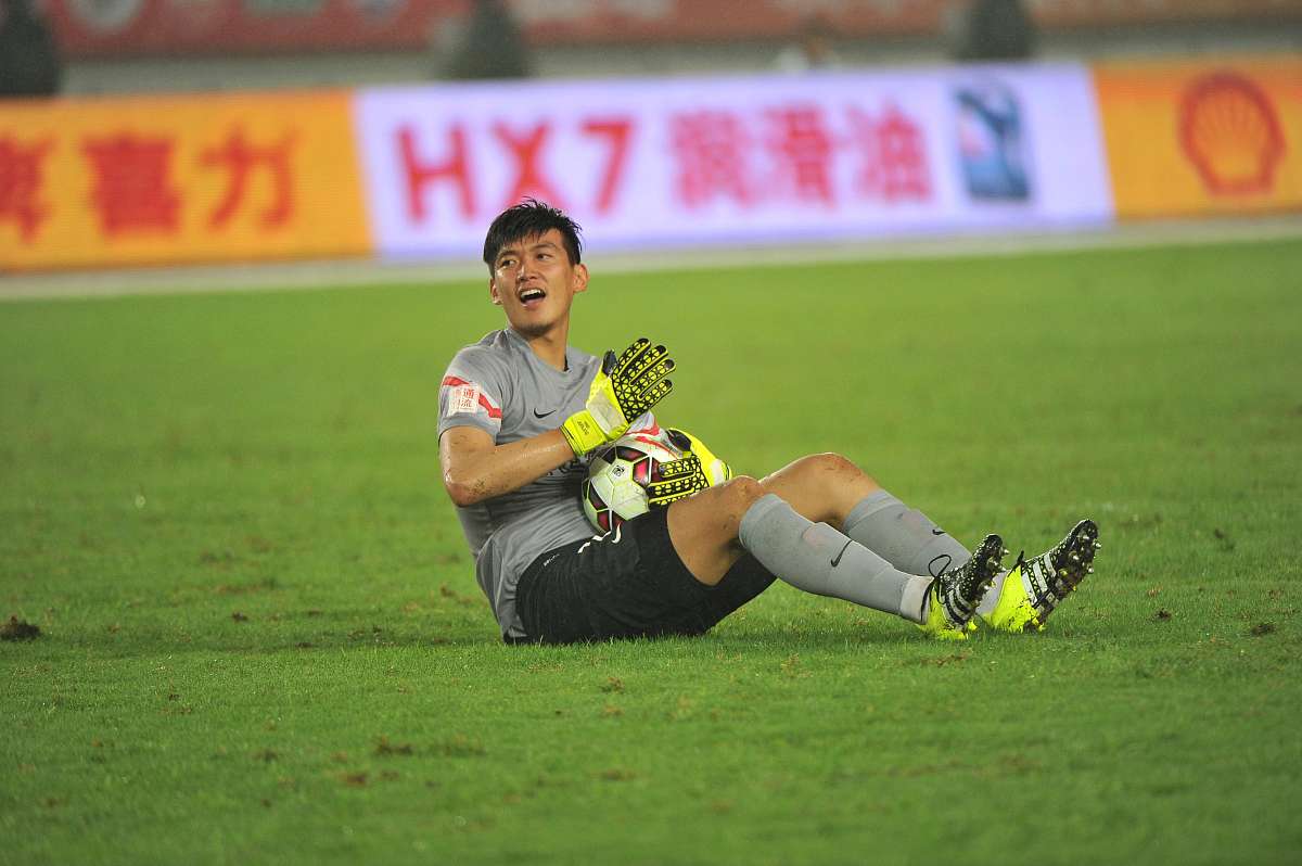 包含塞维利亚今晨回应争议赛前波尔图备战中超，上海申花远射贴柱备战全明星赛瞬间刷屏的词条