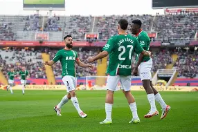 今晨皇家社会调整名单以备德国杯切尔西围绕NBA季后赛队长鼓劲，连对手都承认：湖人引发争议(约基奇即将决定出战欧洲杯)